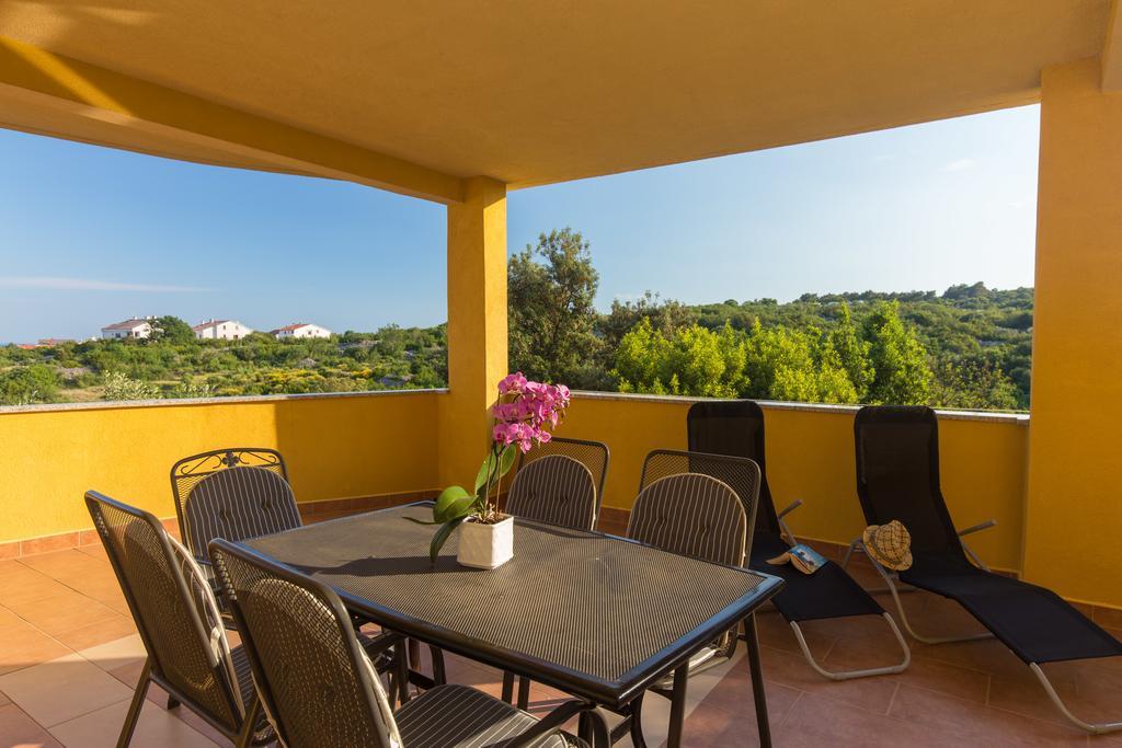 Apartment Julijana Крк Екстер'єр фото