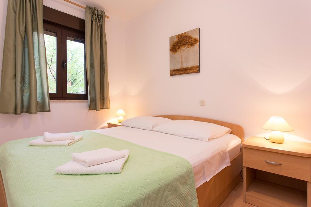Apartment Julijana Крк Екстер'єр фото