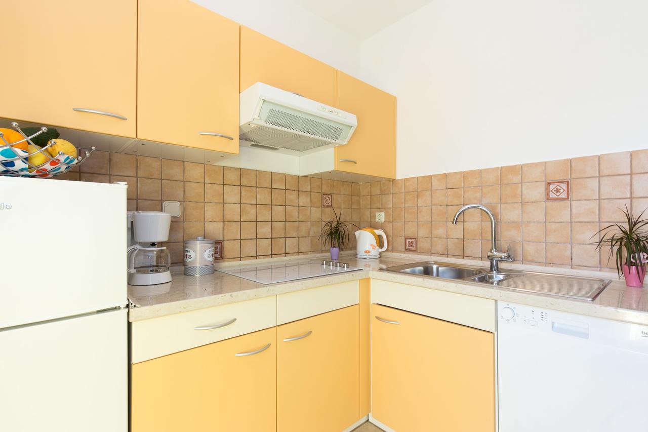 Apartment Julijana Крк Екстер'єр фото